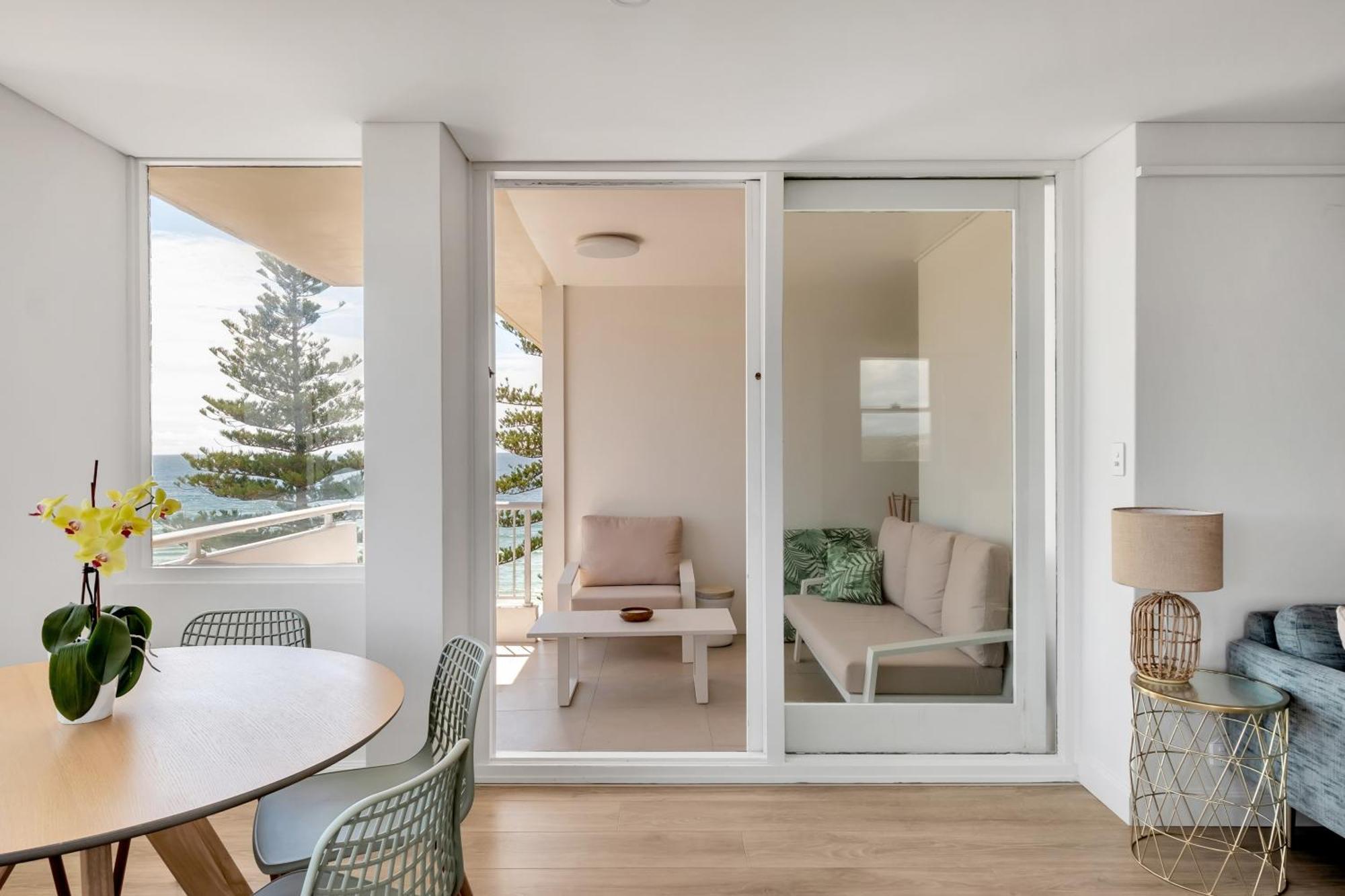 Stunning Beachfront Penthouse-beach District Views Apartment