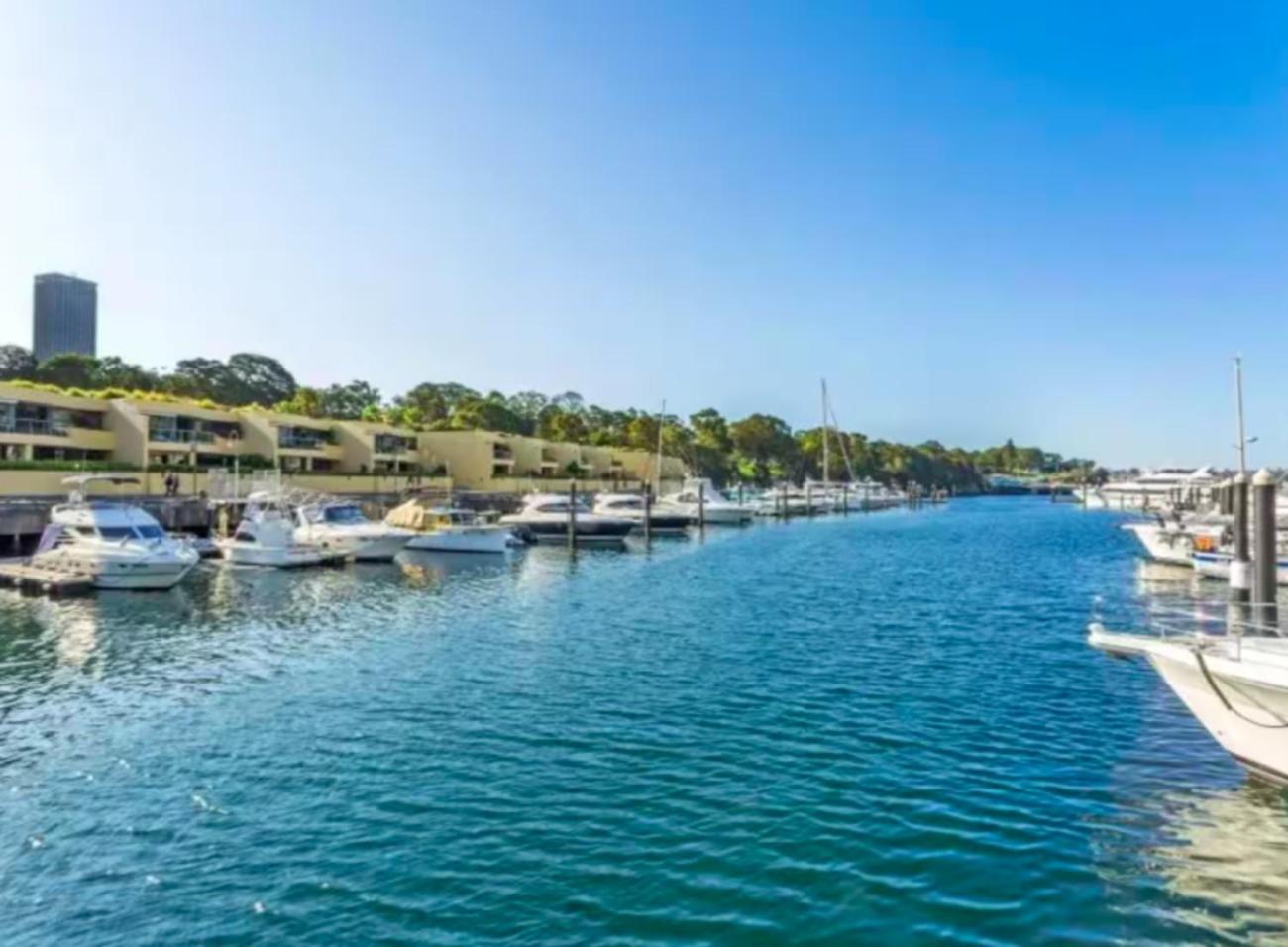 Apartment Spectacular Waterfront With Cosmopolitan Lifestyle *