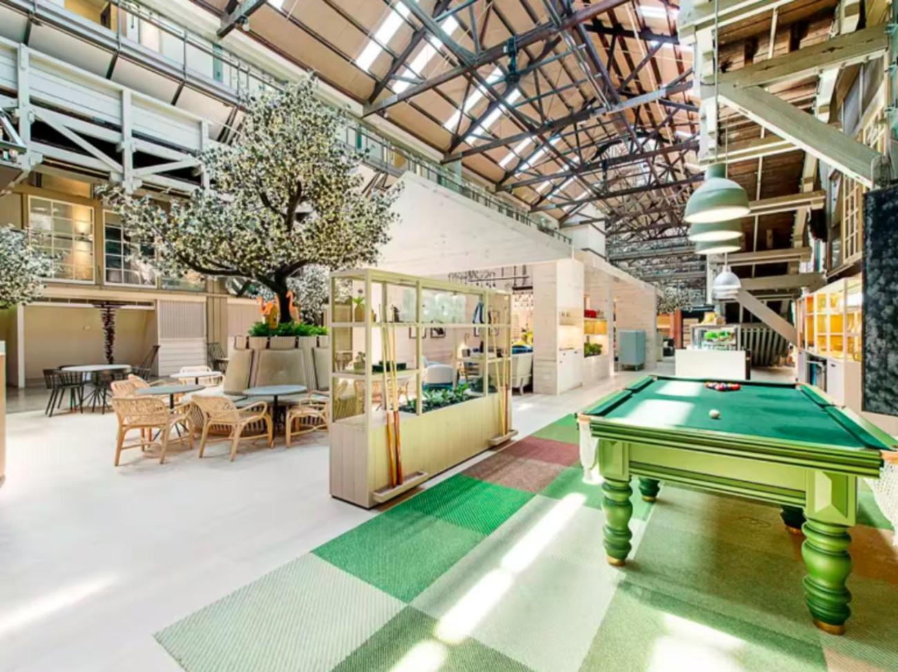 Spectacular Waterfront With Cosmopolitan Lifestyle Sydney