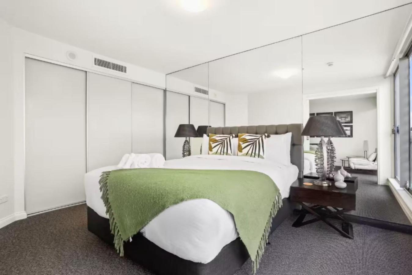 Spectacular Waterfront With Cosmopolitan Lifestyle * Sydney