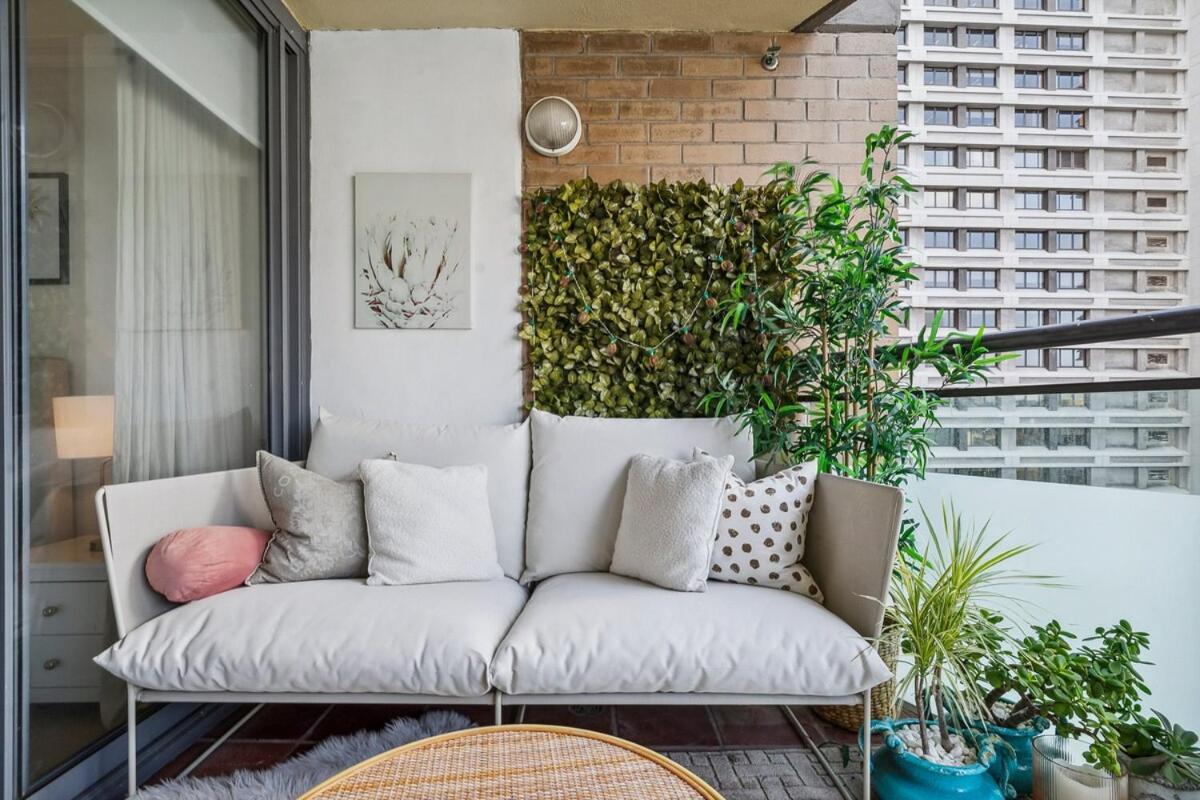 Luxury Apartment *