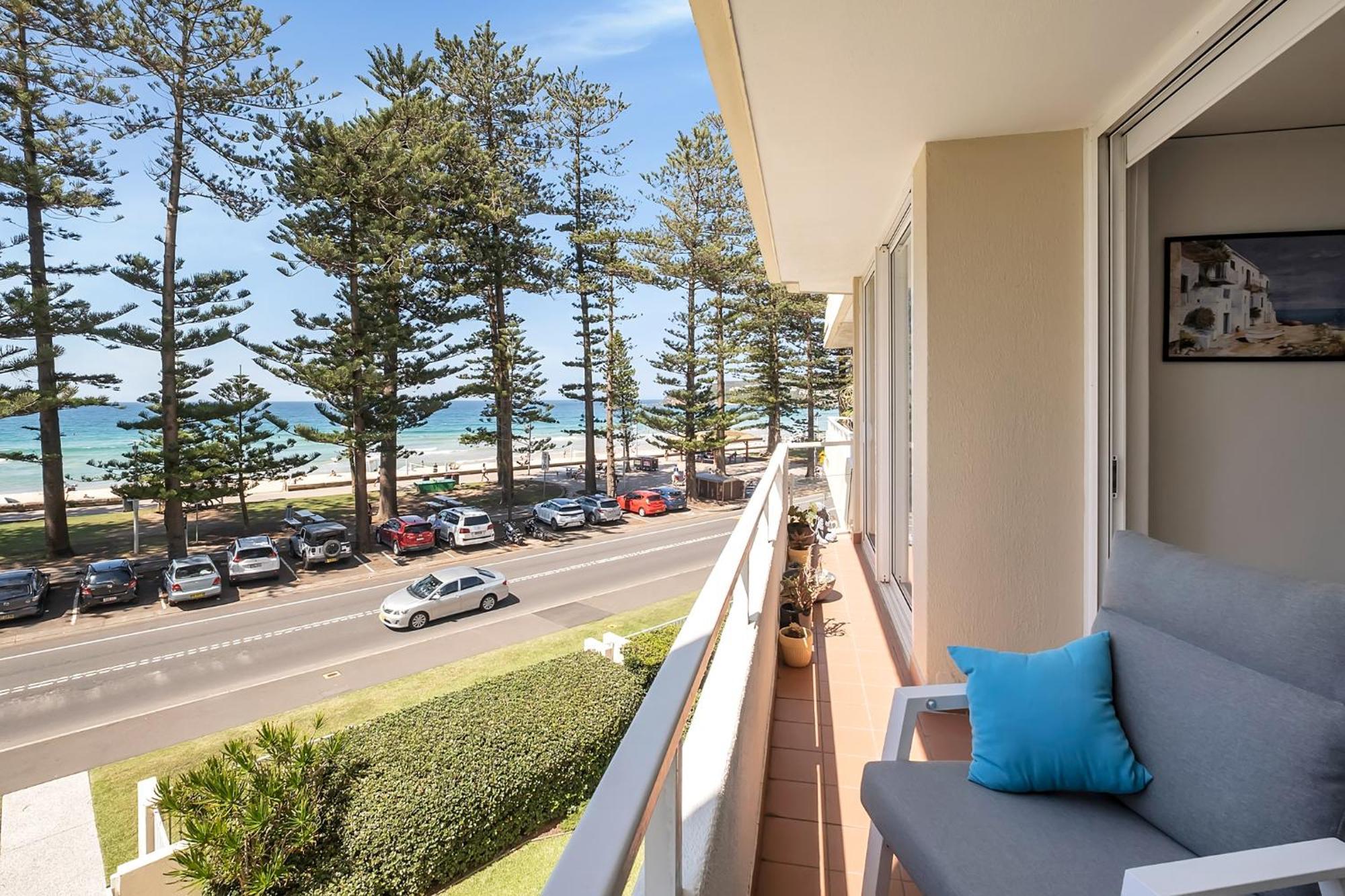 Unbeatable Beachfront Views 3 Mins Walk To Corso