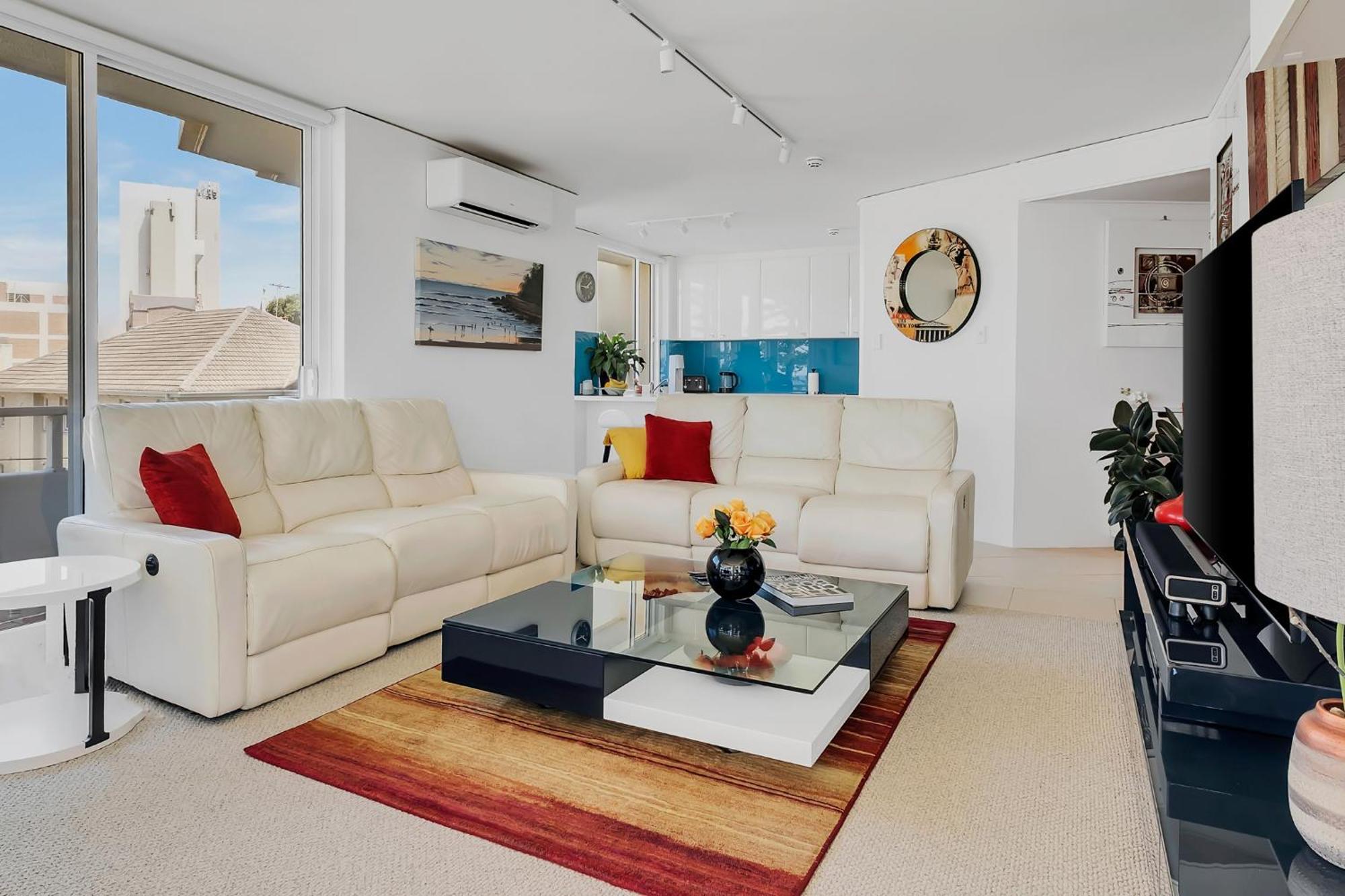 Apartment Unbeatable Beachfront Views 3 Mins Walk To Corso