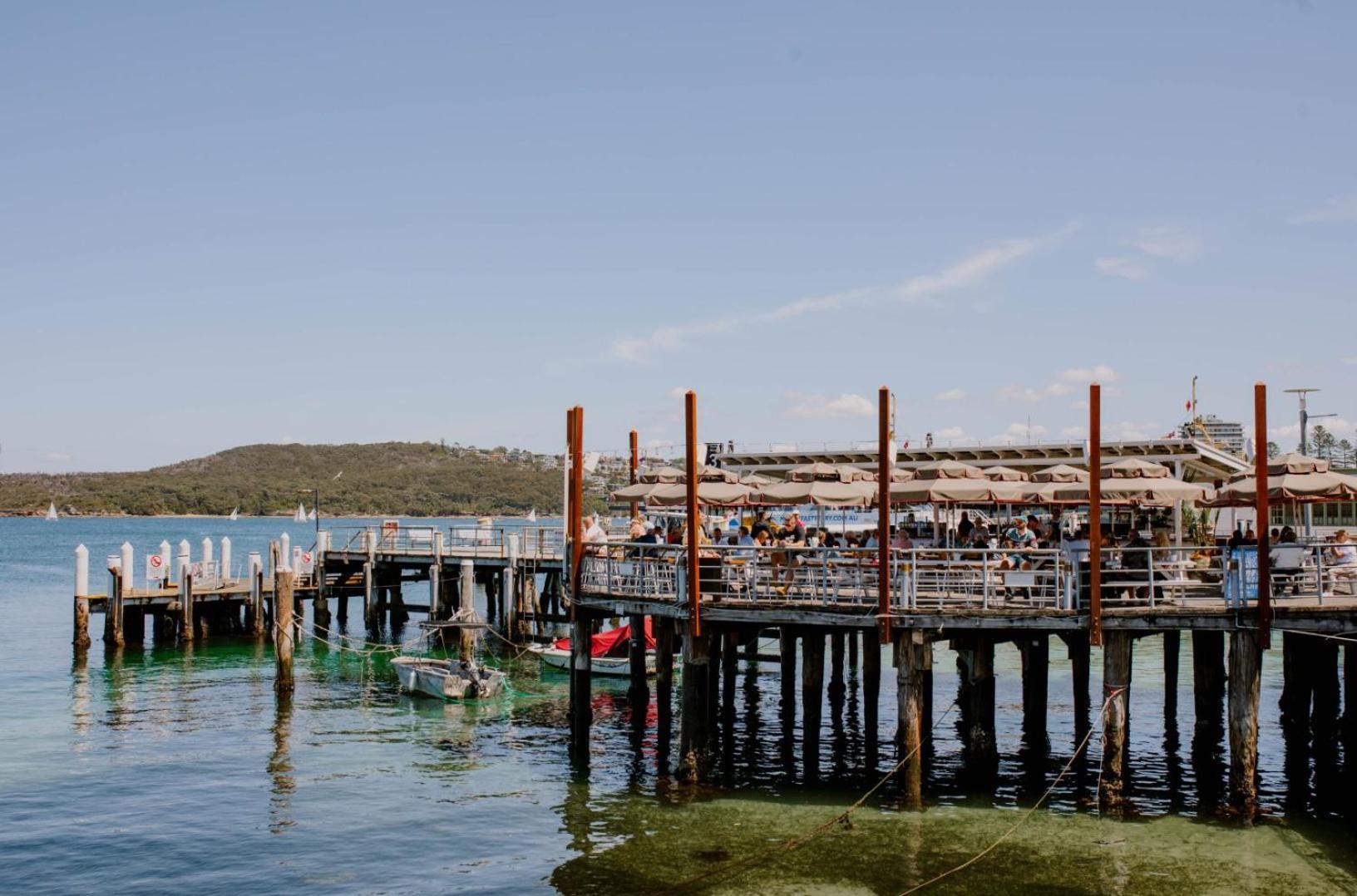 Beachfront Location In Manly W Stunning Views *
