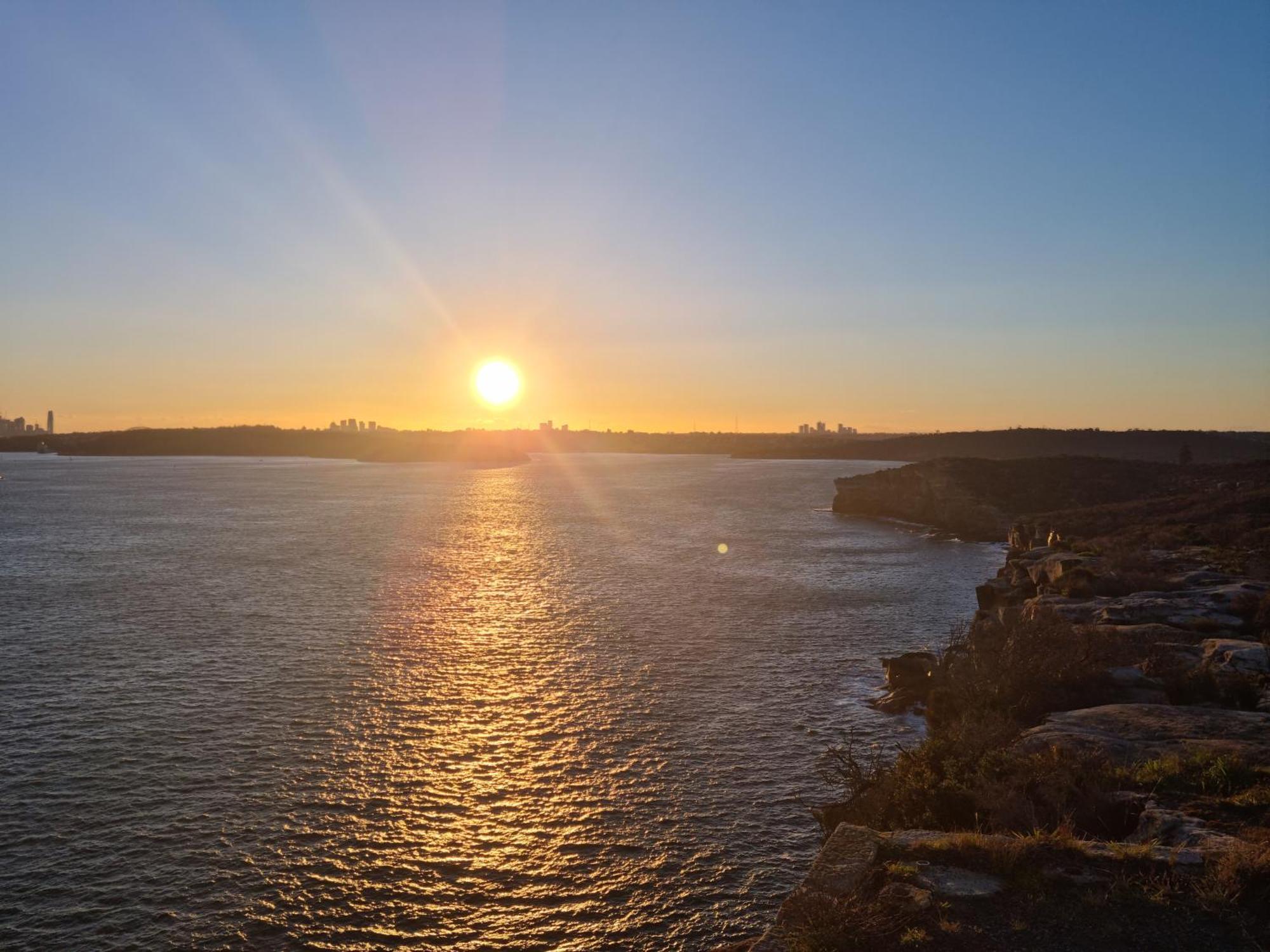 Beachfront Location In Manly W Stunning Views *