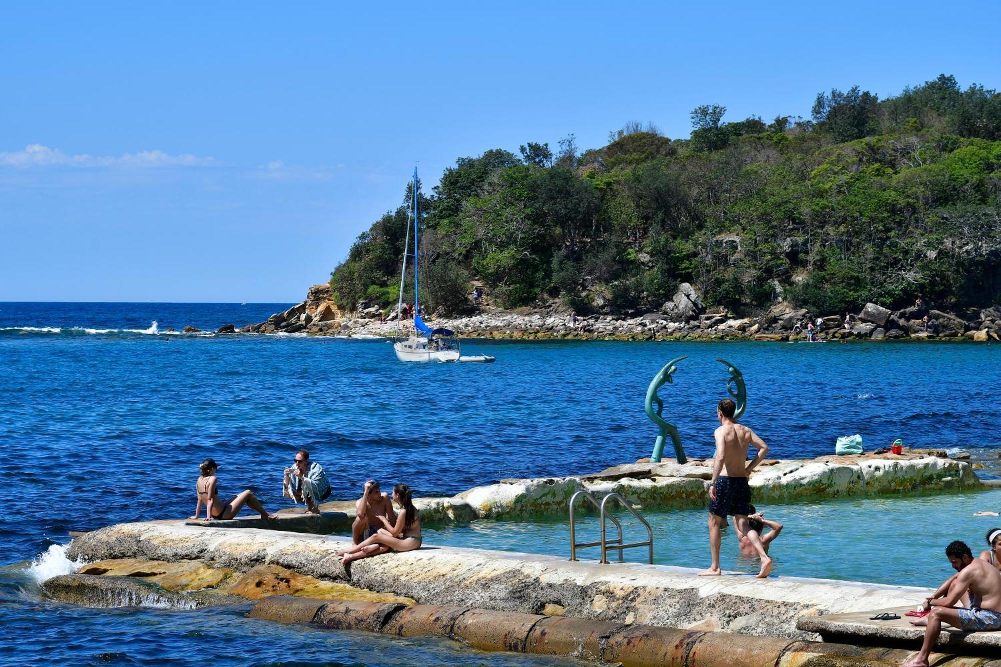Beachfront Location In Manly W Stunning Views *