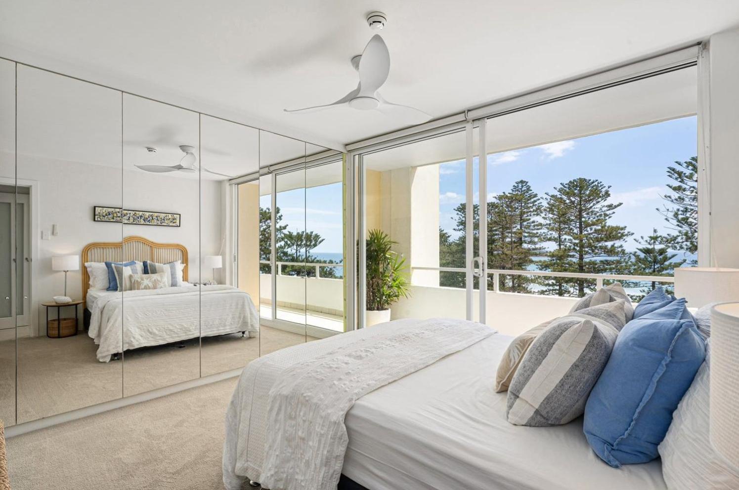 Beachfront Location In Manly W Stunning Views Apartment