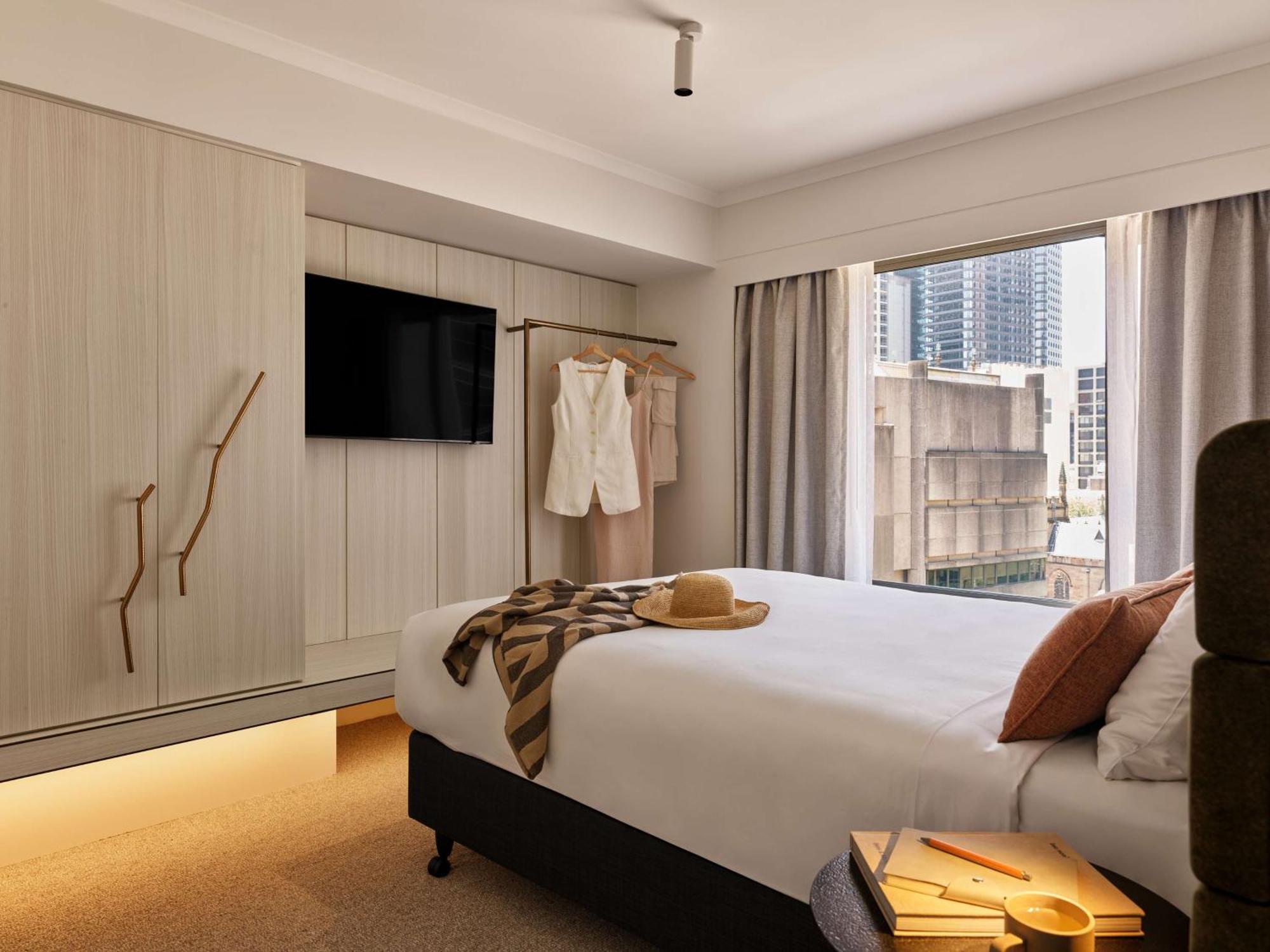 Adina Town Hall Aparthotel 4*