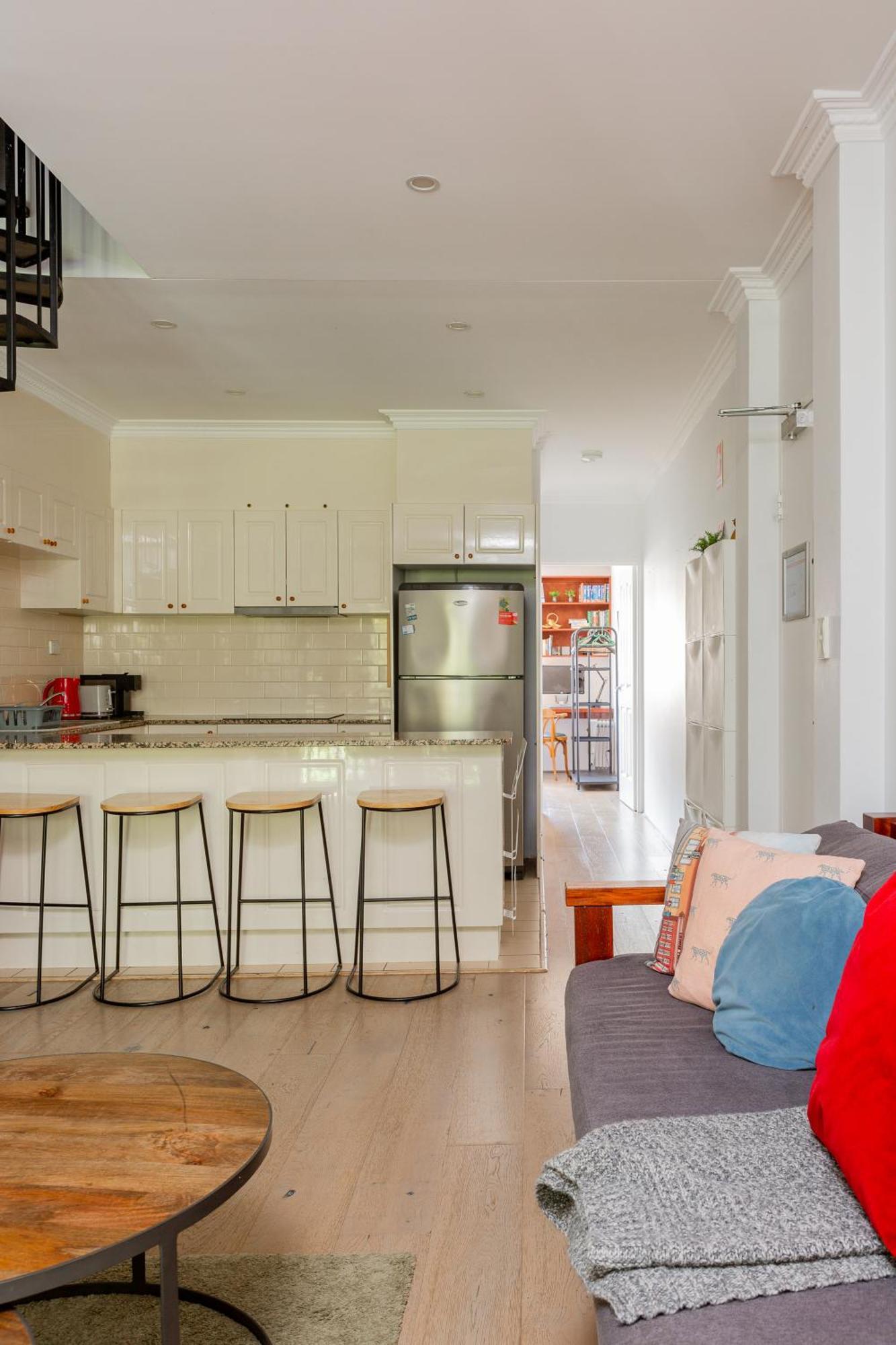 Hip Inner-city Living In Vibrant Erskineville Apartment Sydney