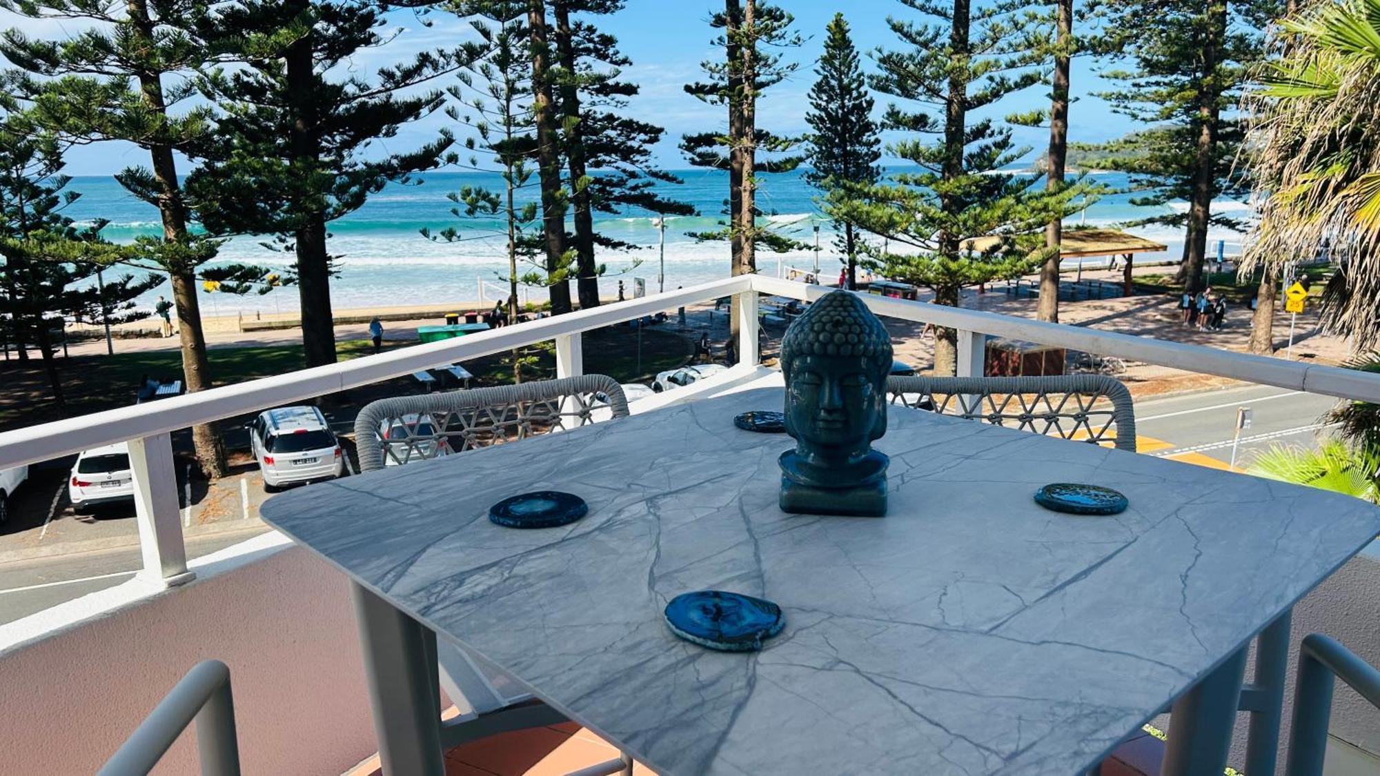 Unbeatable Beachfront Views 3 Mins Walk To Corso Apartment *