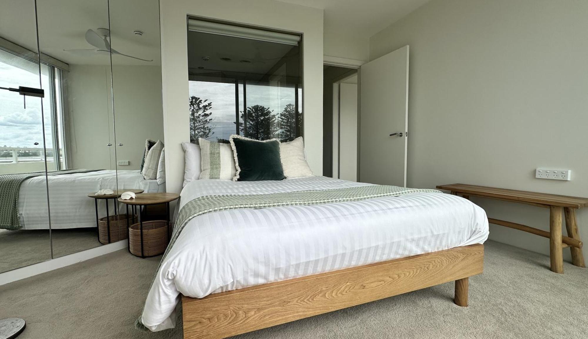 Beachfront Location In Manly W Stunning Views * Sydney