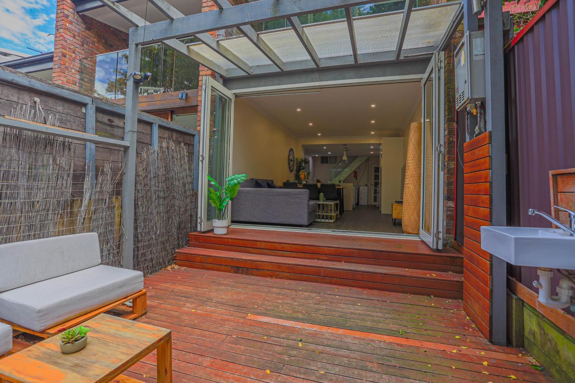 Ideal 3 Bedroom House Centre Glebe 2 E-bikes Included Holiday home *