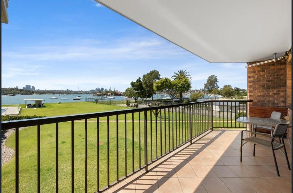 Apartment Aldouragh By The Water To Relax