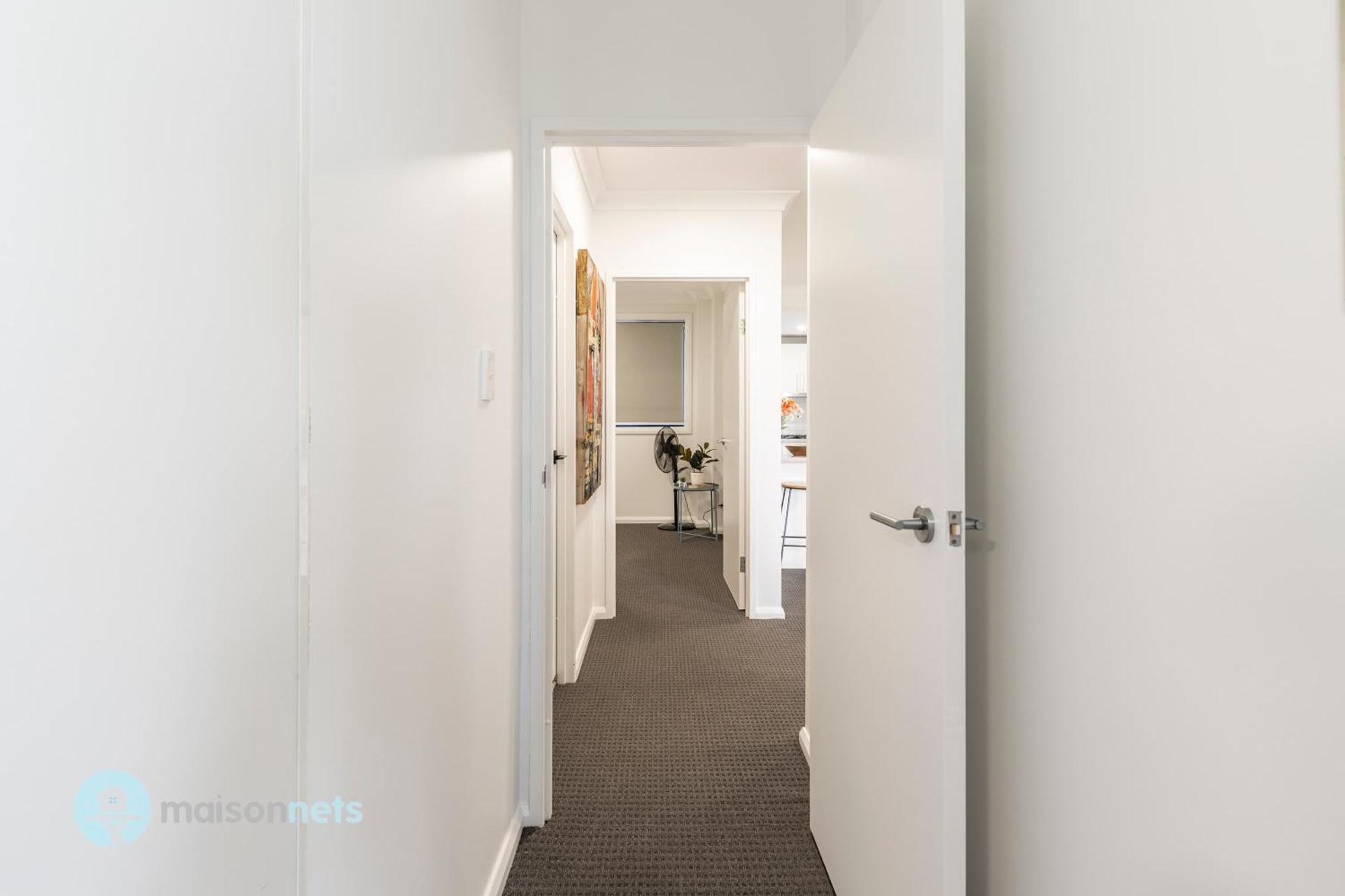 2 Bedroom 2 Bathroom Apt With Balcony And Parking * Sydney