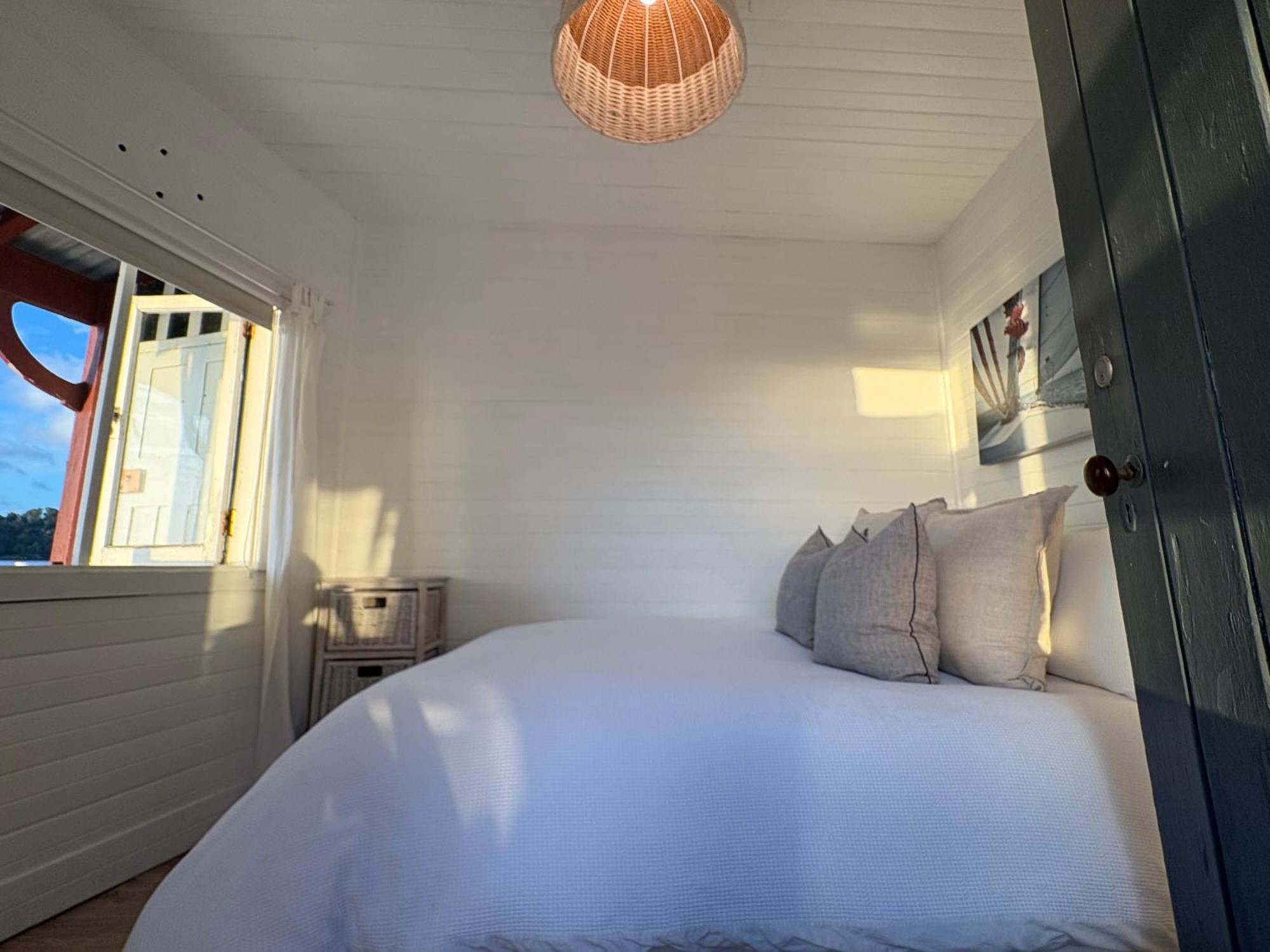 Harbourfront Boathouse And Escape Apartment