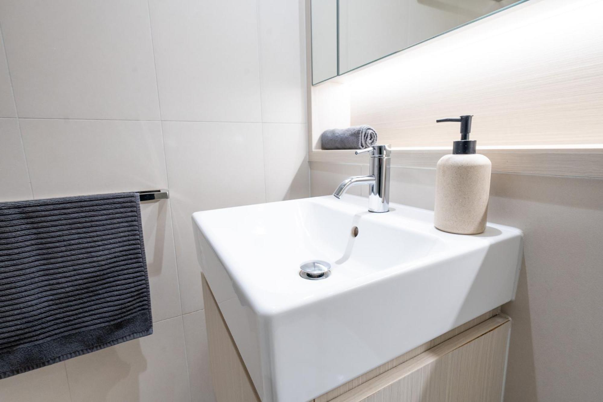 Modern 2 Bedroom Darling Square * Sydney