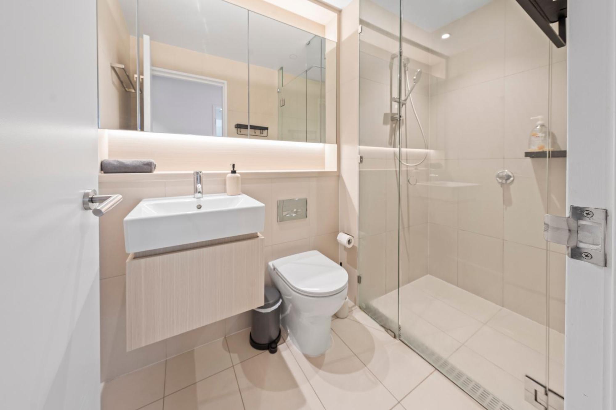 Modern 2 Bedroom Darling Square
