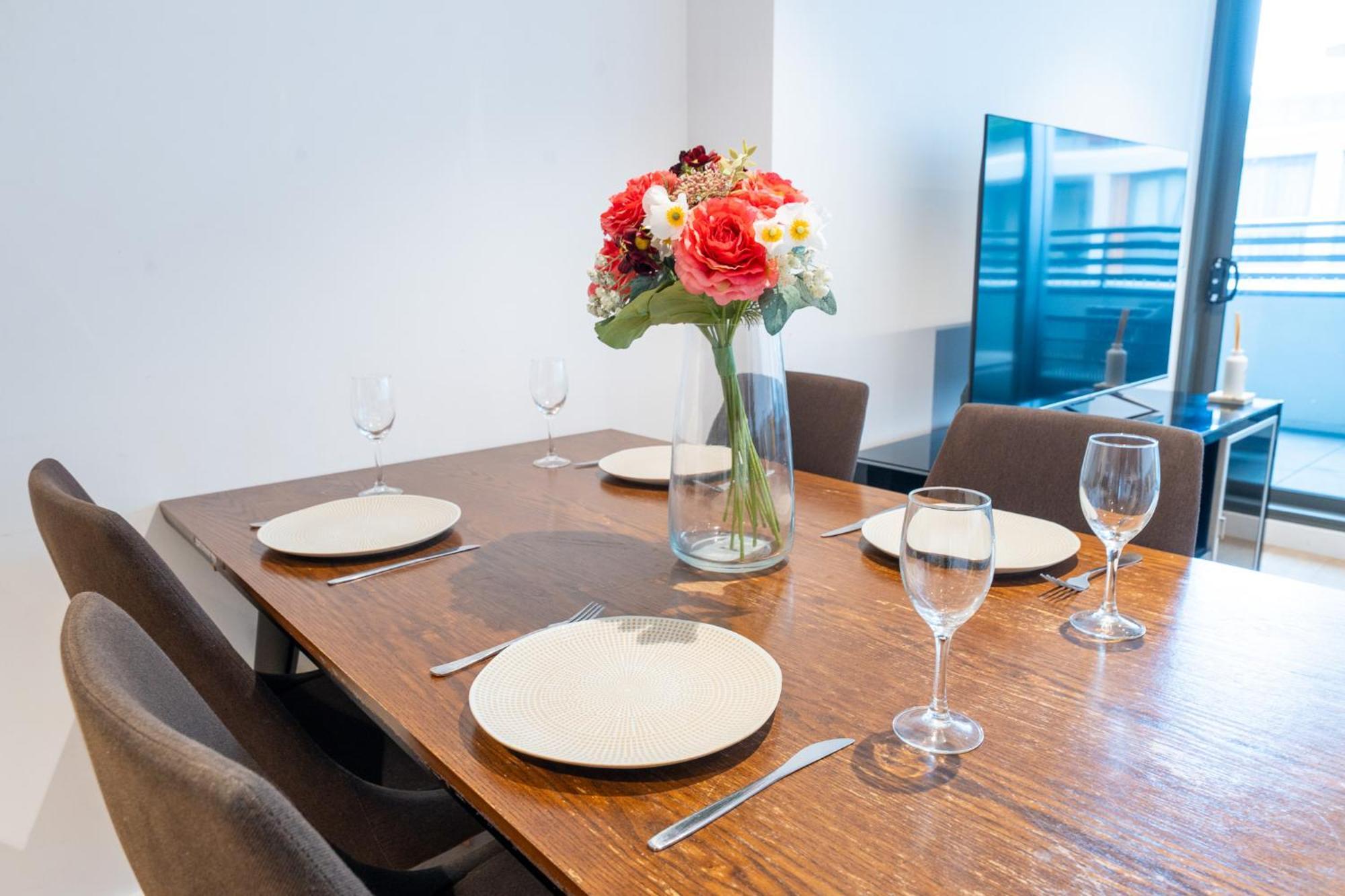 Modern 2 Bedroom Darling Square