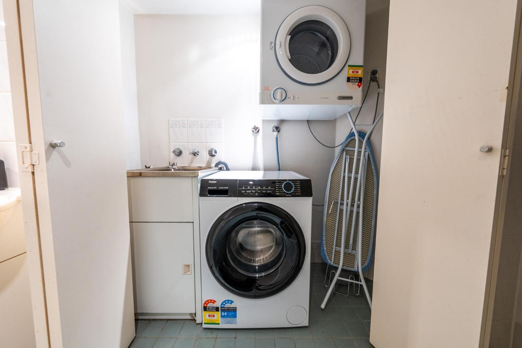 Cozy 2 Bedroom Surry Hills Apartment *
