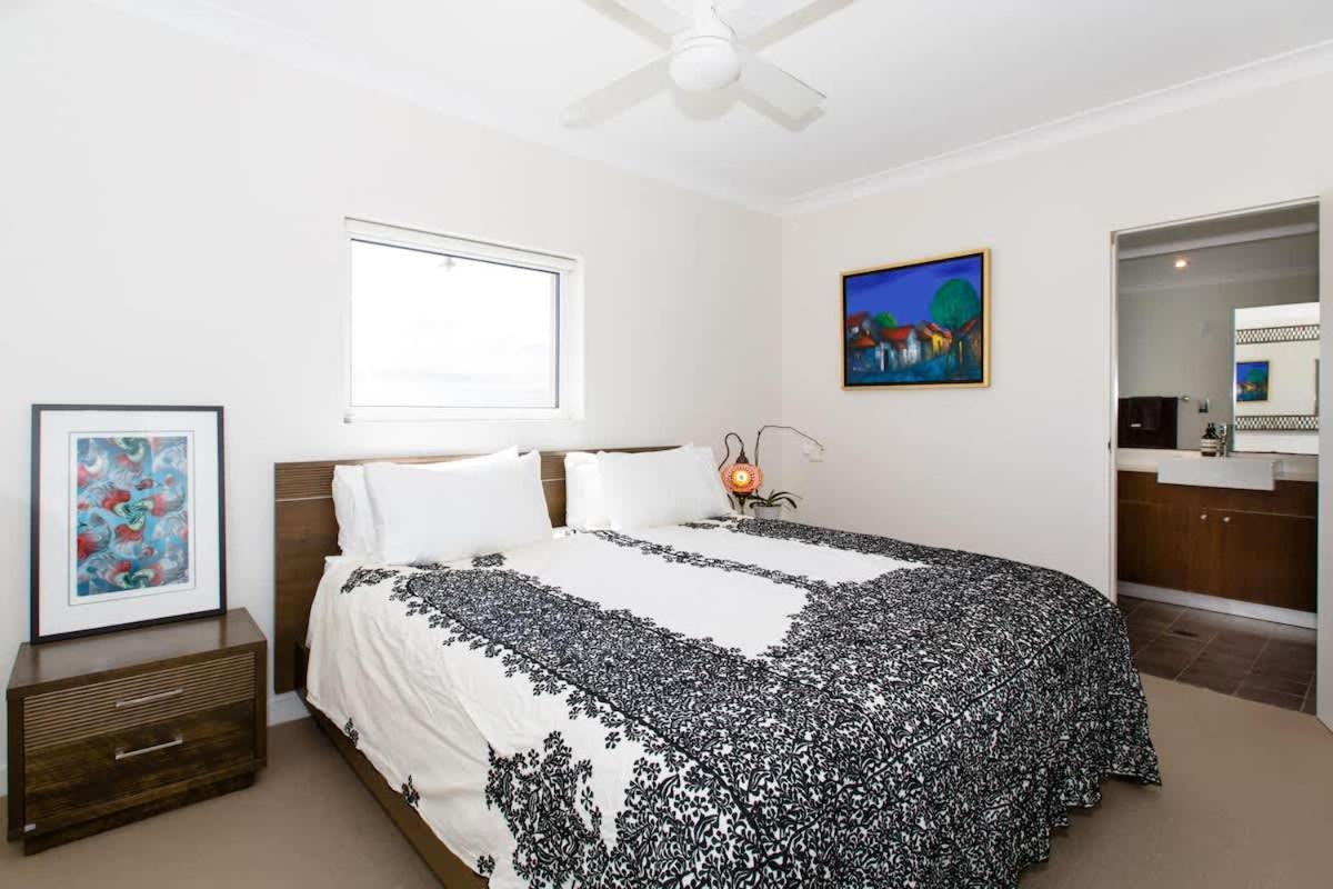 Ocean View Luxury 3 Bedroom With Balcony