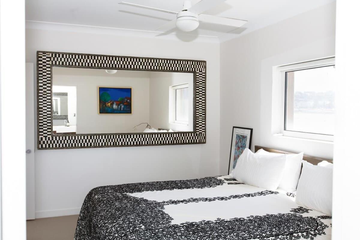 Ocean View Luxury 3 Bedroom With Balcony Apartment Sydney