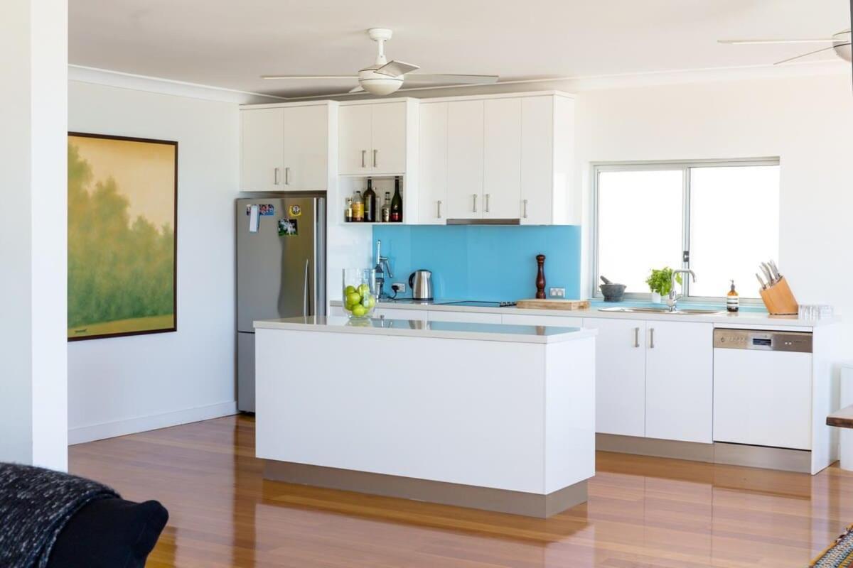 Ocean View Luxury 3 Bedroom With Balcony *