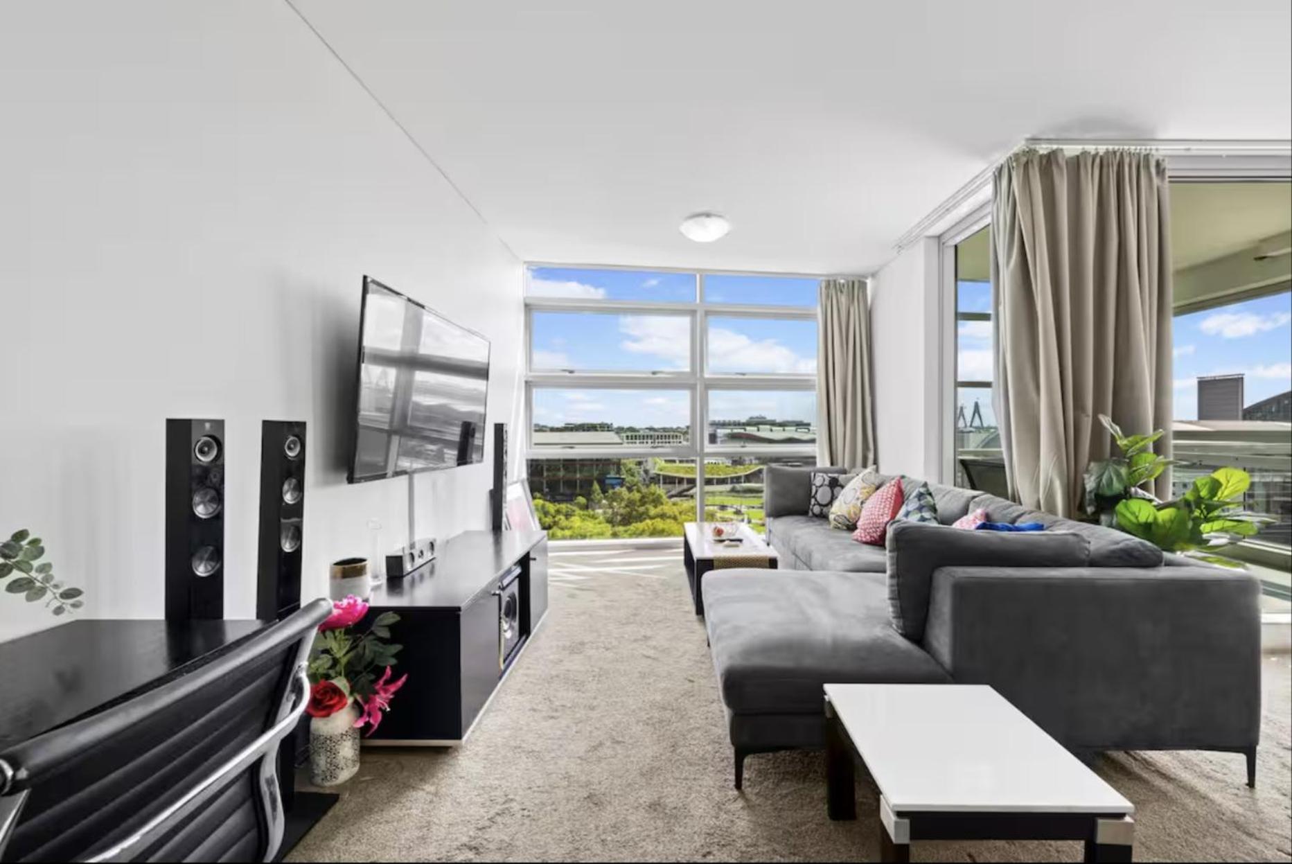 Stylish 4bd Cbd Apartment *