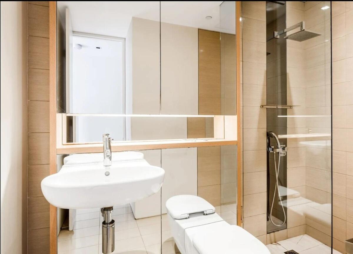 1 Bedroom 5 Minutes To Station Apartment