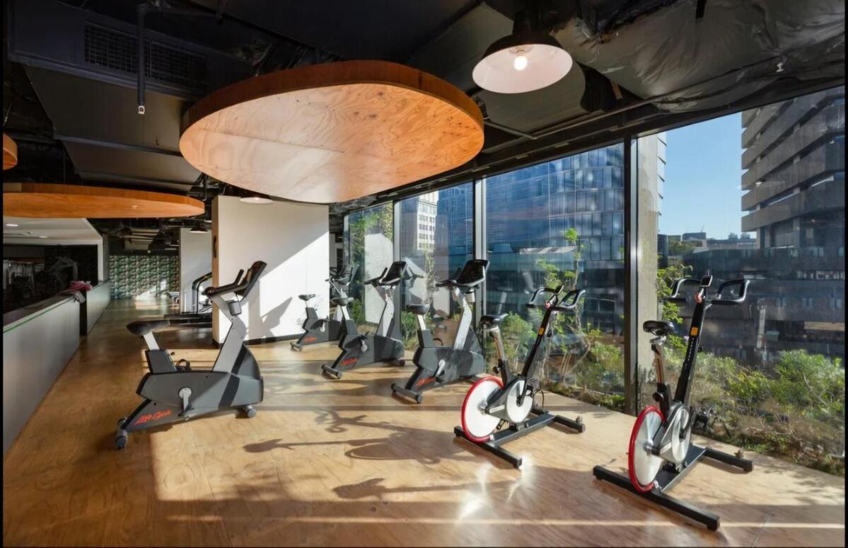 Apartment 1 Bedroom 5 Minutes To Station Sydney