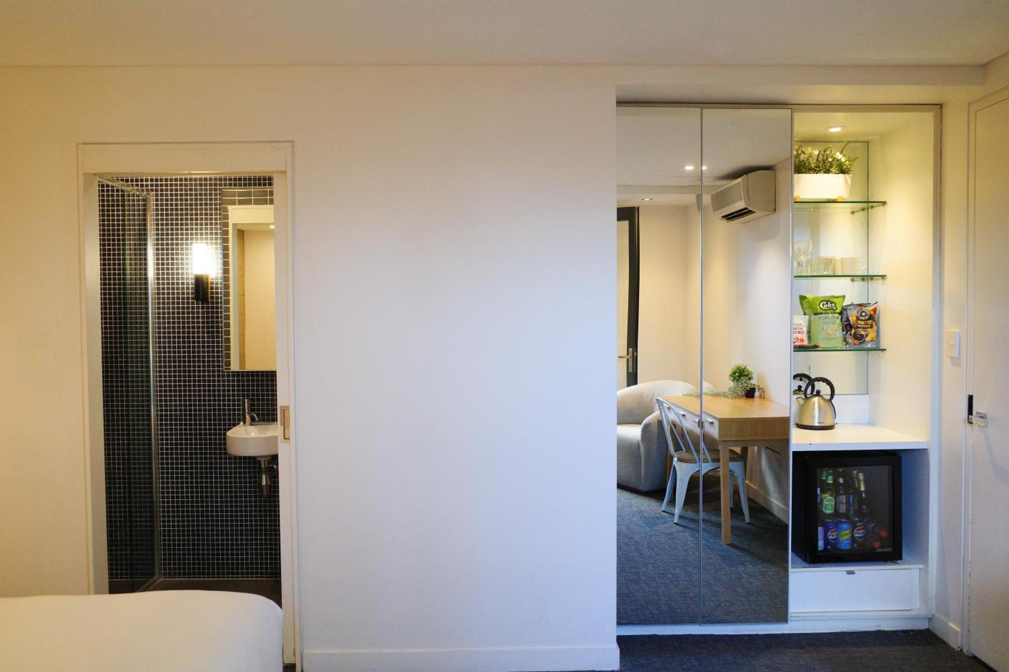Crown Surry Hills 4*