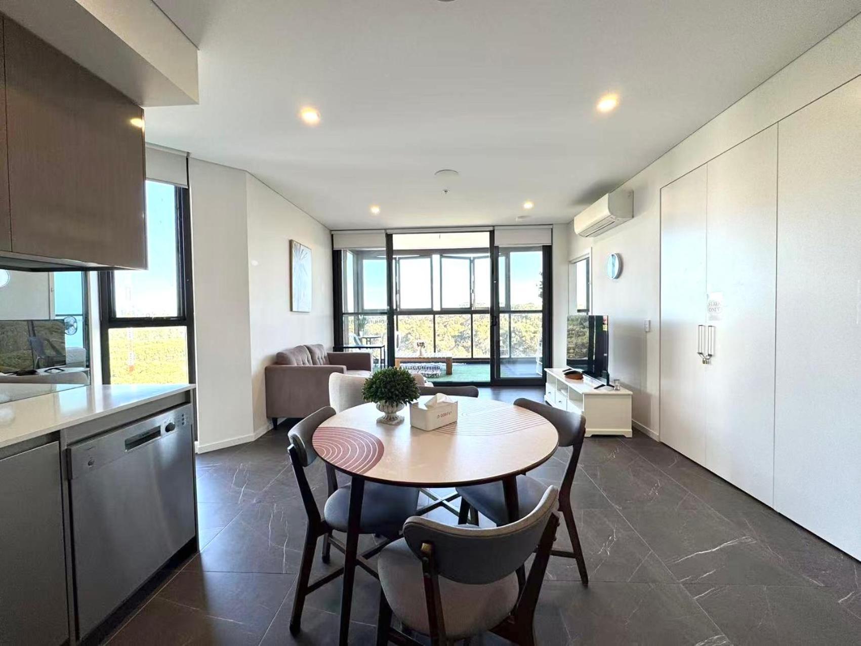 Serene Parkside Retreat 2brs@ Close 2 Olympic Park * Sydney