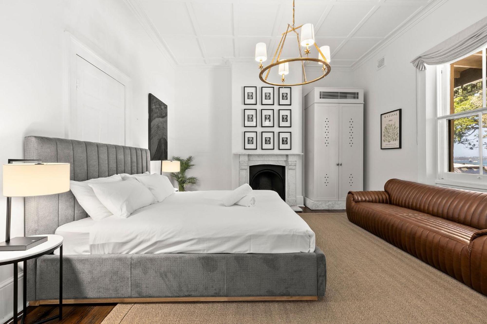 Luxury Harbourside Living With Rich Historic Charm