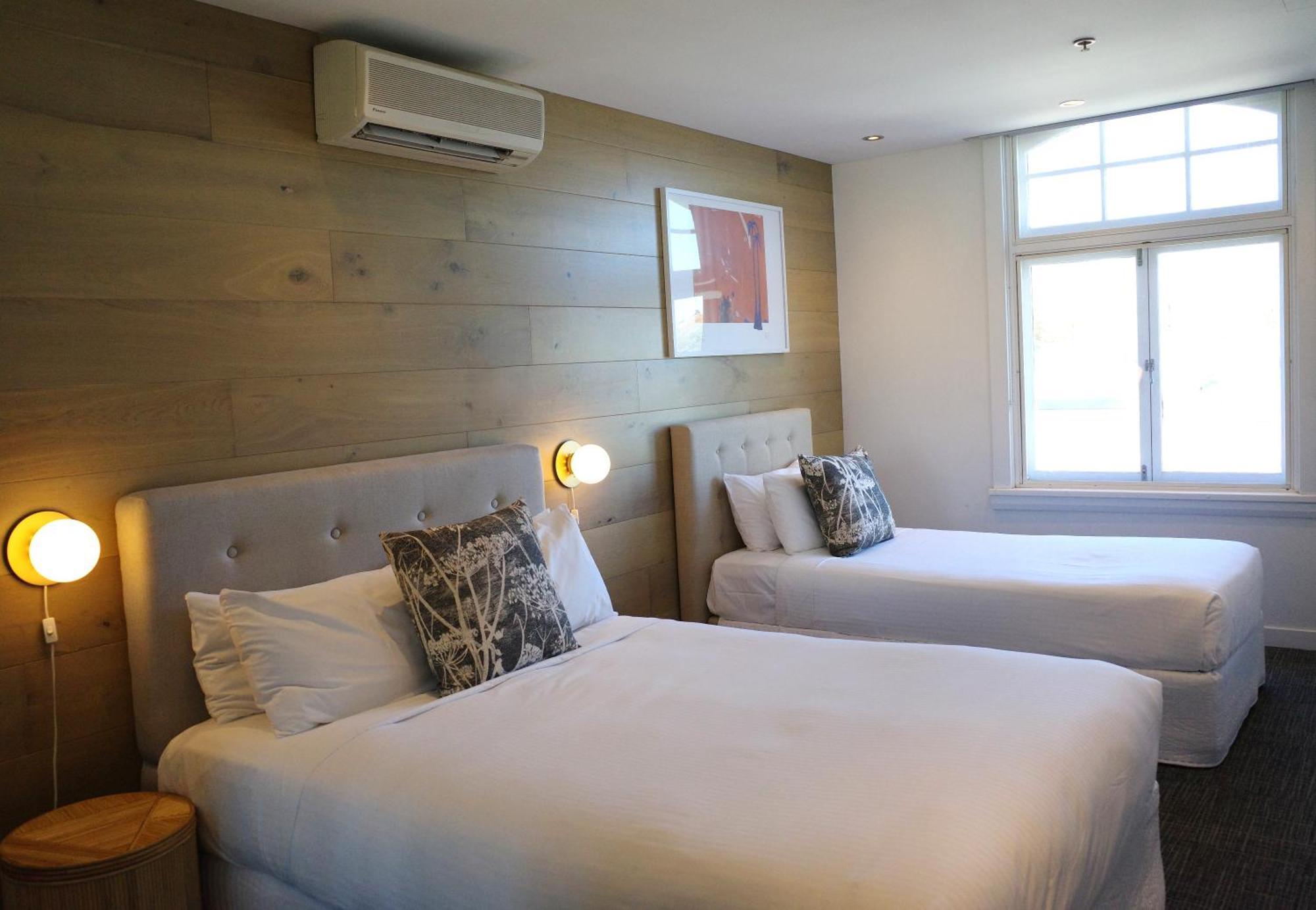 Inn Crown Surry Hills