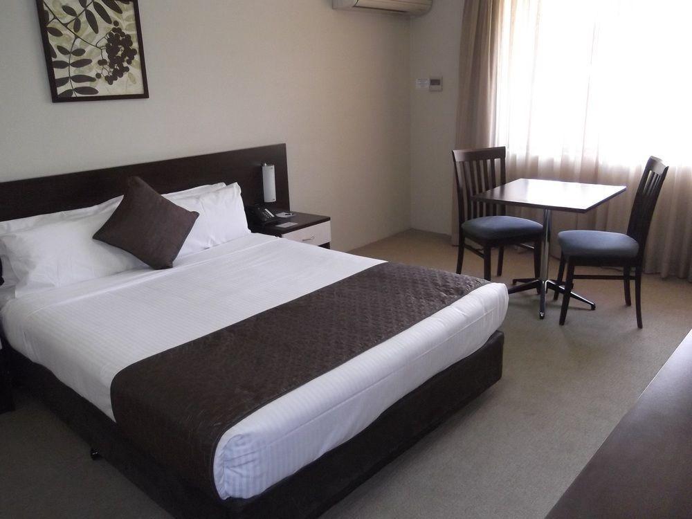 175 Westmead 4*