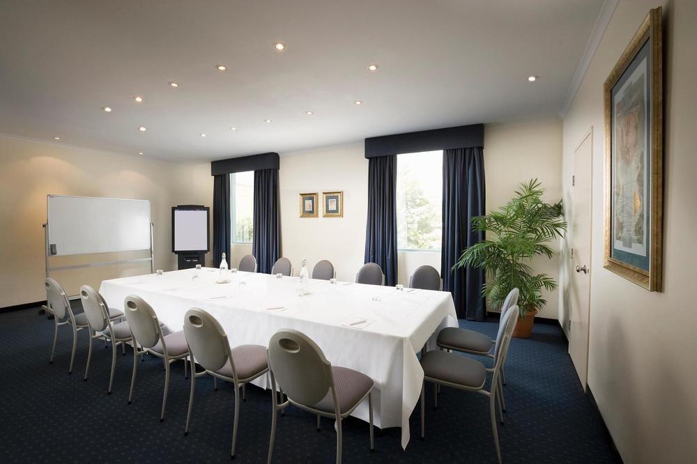 Breakfree Bankstown International Aparthotel Sydney