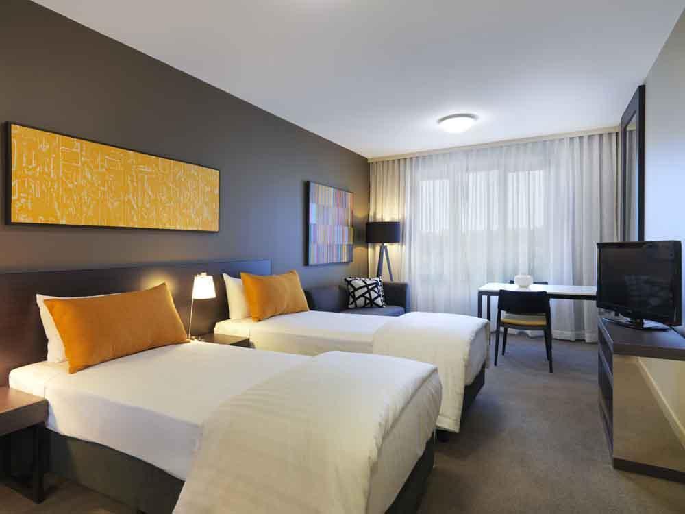 Adina Airport Aparthotel 4*