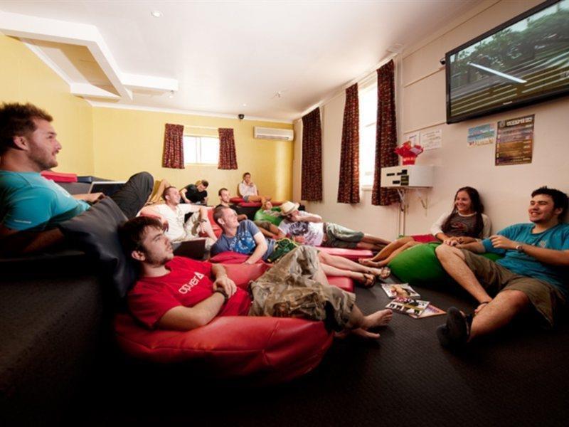 Hostel Maze Backpackers - *