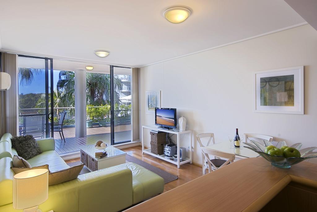 Apartment Breaker Cove - Stylish 2 Bed With Pool And Gym Sydney