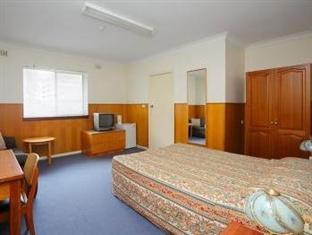 Holiday Lodge Hotel Apartment Sydney