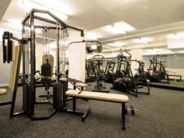 Oaks Maestri Towers 4*