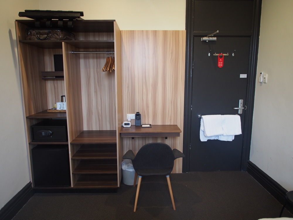 Glenferrie Lodge *