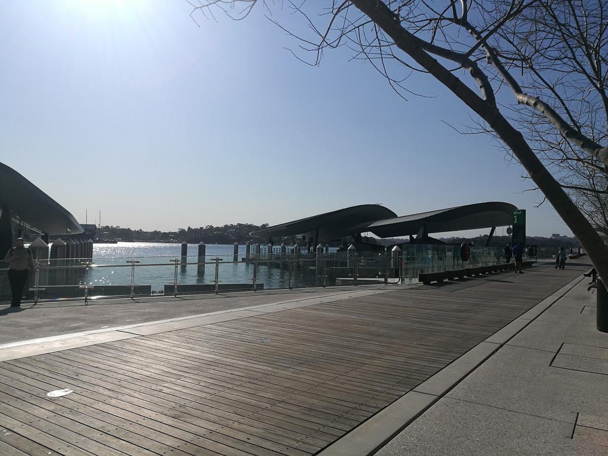 Barangaroo Waterview Luxury Apartment