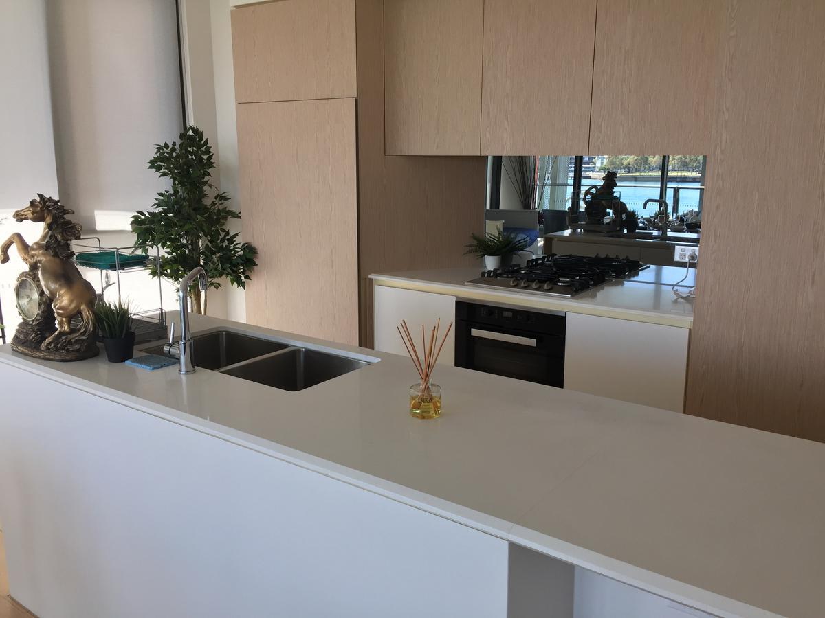 Barangaroo Waterview Luxury Apartment
