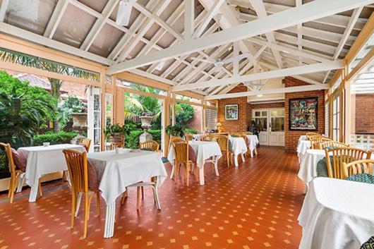 Hotel Mclaren - North Sydney