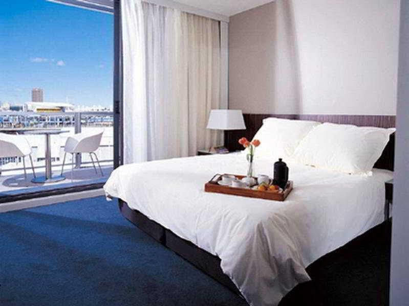 Holiday Lodge Hotel * Sydney