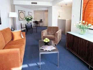 Holiday Lodge Hotel * Sydney