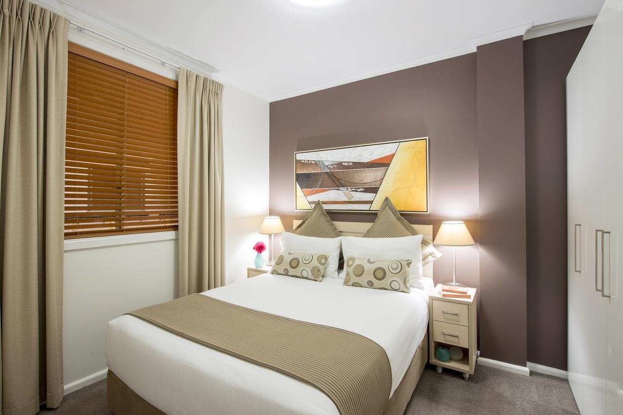 @ 243 Pyrmont