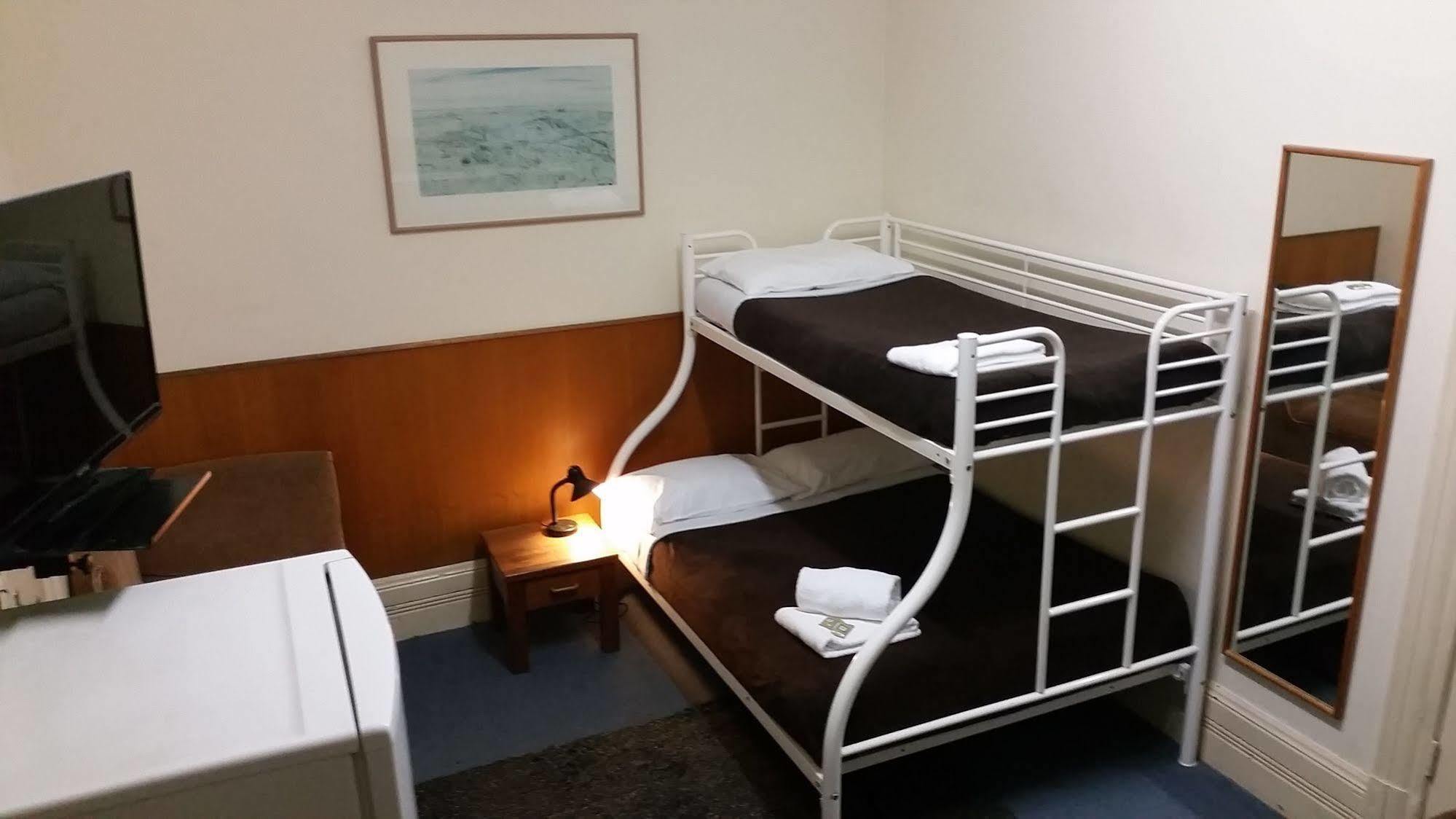 Holiday Lodge Hotel