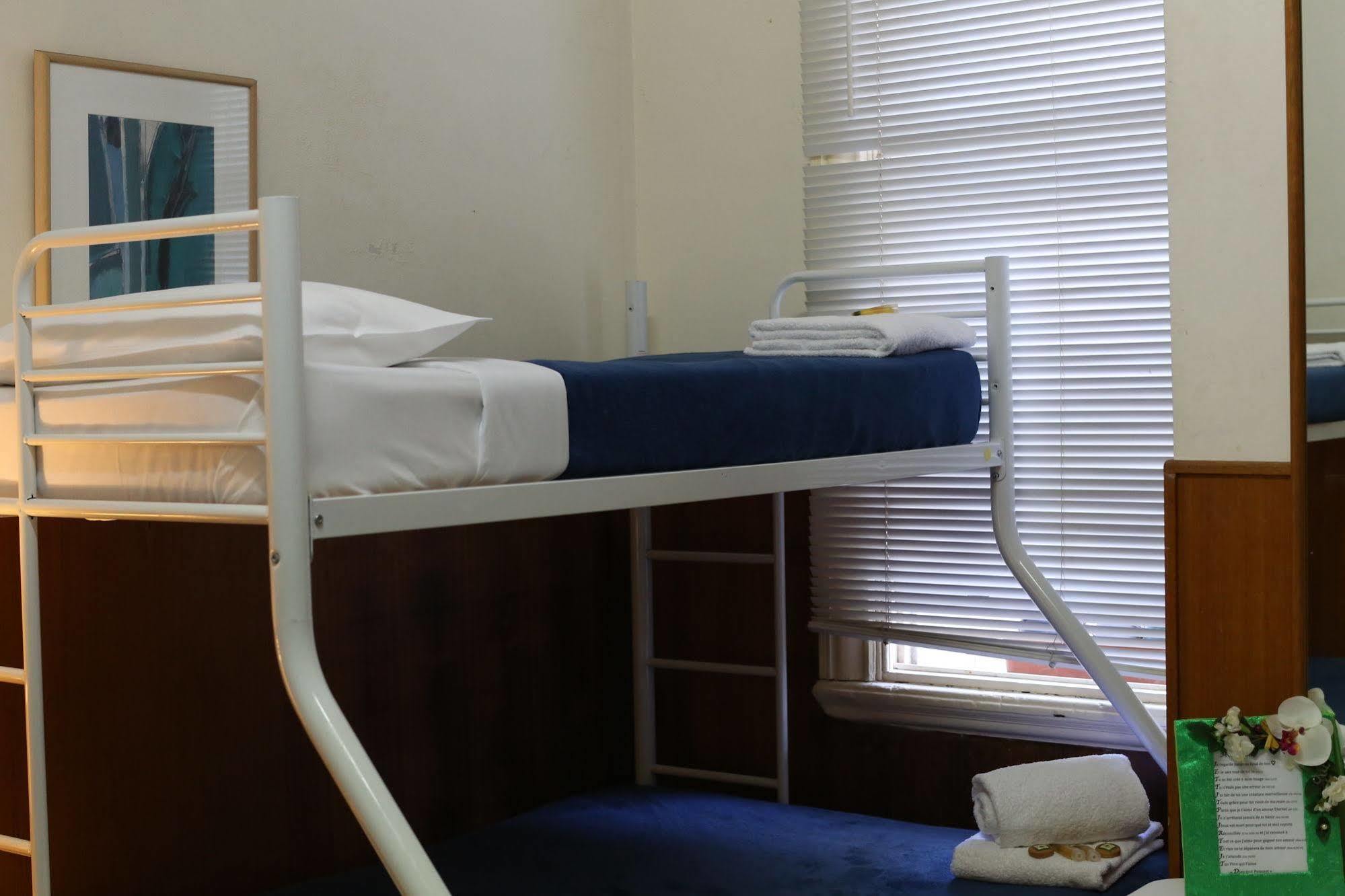 Holiday Lodge Hotel *