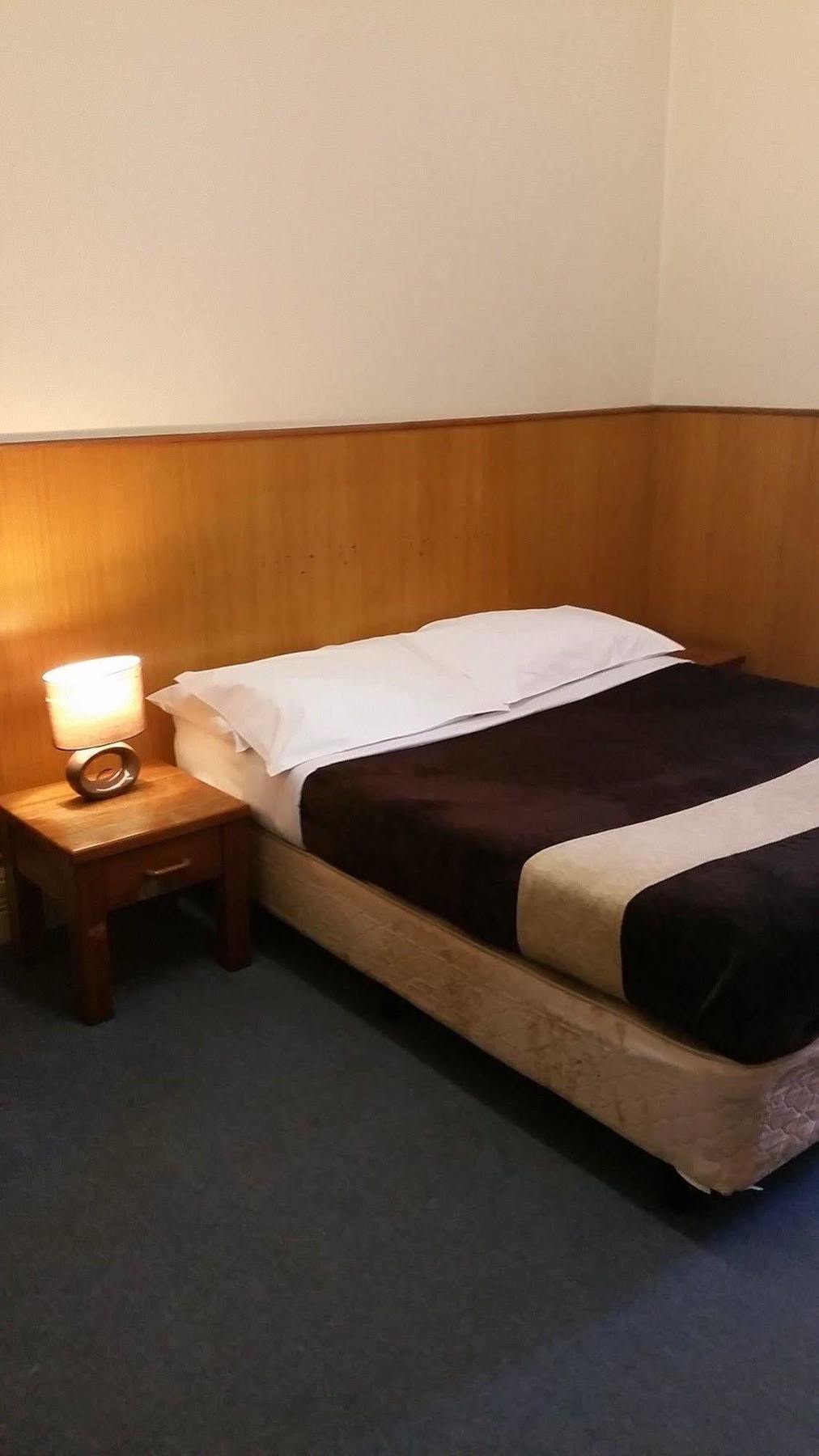 Holiday Lodge Hotel